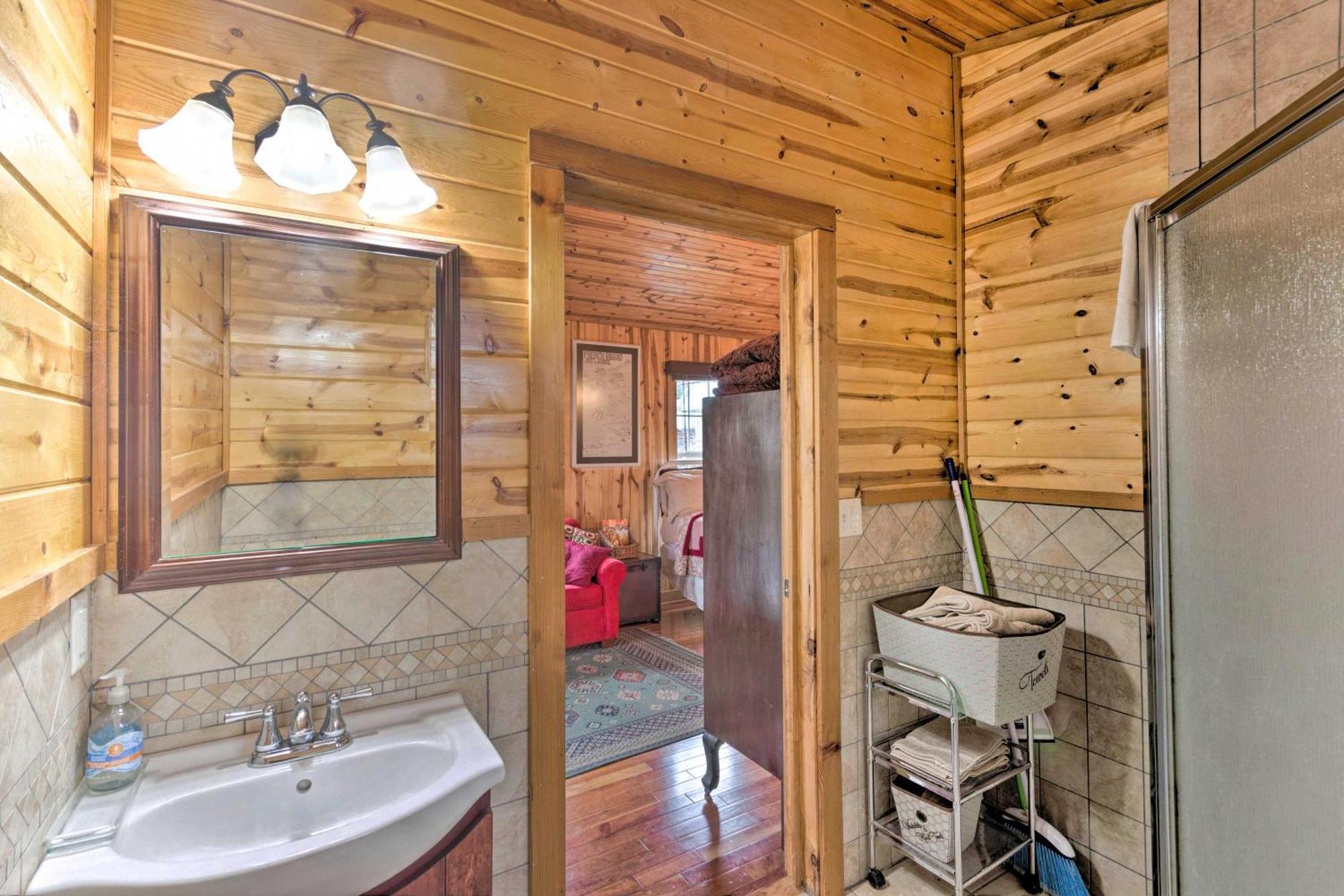 The Boat House Creekside Getaway In Hot Springs! Apartment Luaran gambar
